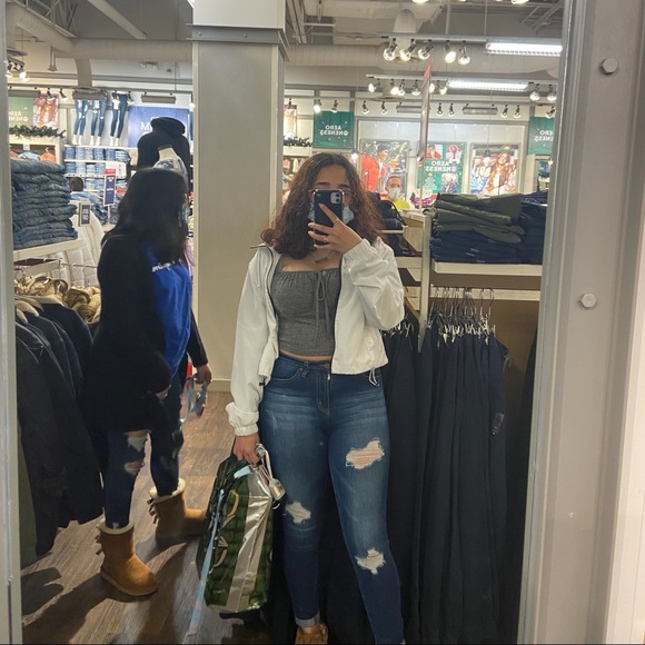 Meet your Posher, Giselle - Picture 1 of 1